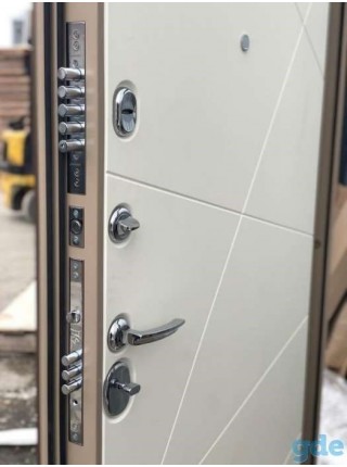 Входная металлическая дверь Дива МД-50 (Бронза-Шампань / Белый софт)